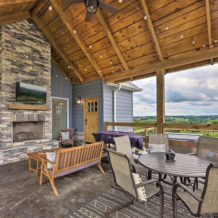 فيلا Chic Williamstown Retreat With Pool And Hot Tub! المظهر الخارجي الصورة