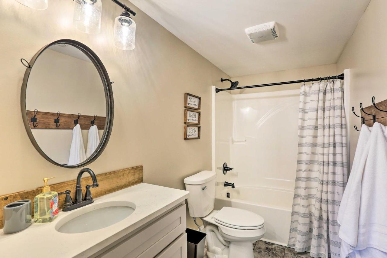 فيلا Chic Williamstown Retreat With Pool And Hot Tub! المظهر الخارجي الصورة