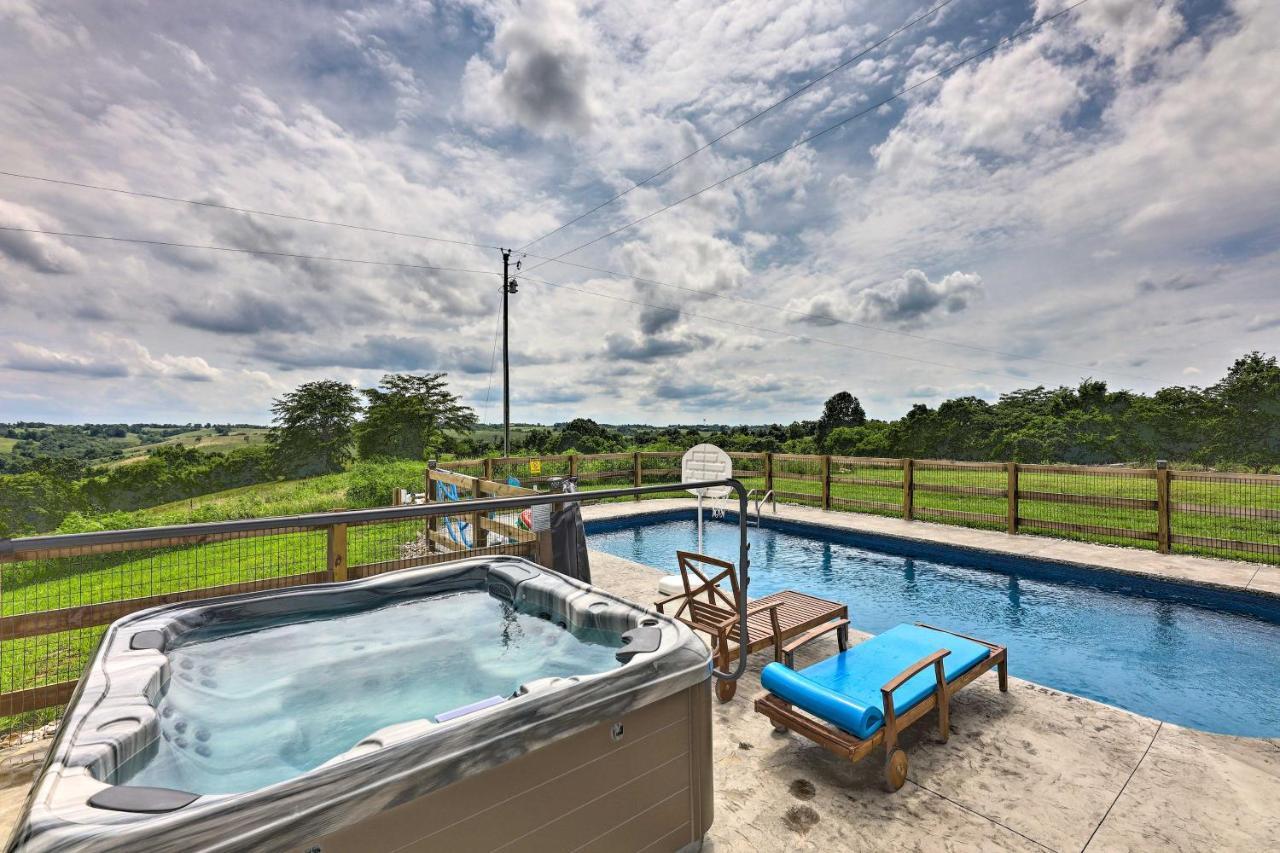 فيلا Chic Williamstown Retreat With Pool And Hot Tub! المظهر الخارجي الصورة