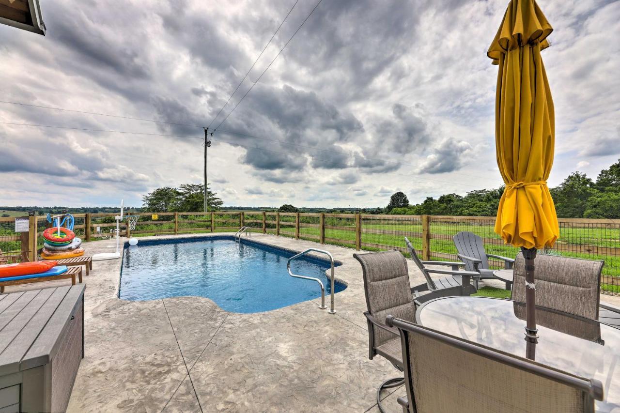 فيلا Chic Williamstown Retreat With Pool And Hot Tub! المظهر الخارجي الصورة
