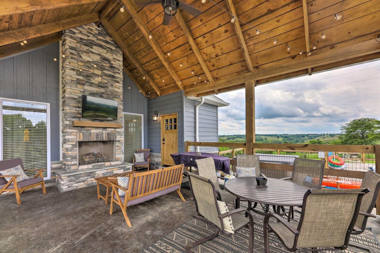 فيلا Chic Williamstown Retreat With Pool And Hot Tub! المظهر الخارجي الصورة
